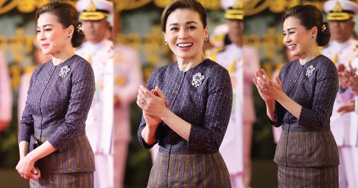 ทรงพระสิริโฉมงามยิ่ง พระราชินีฉลองพระองค์ไทยสากล